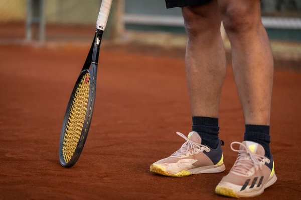 tennis shoes for court surfaces